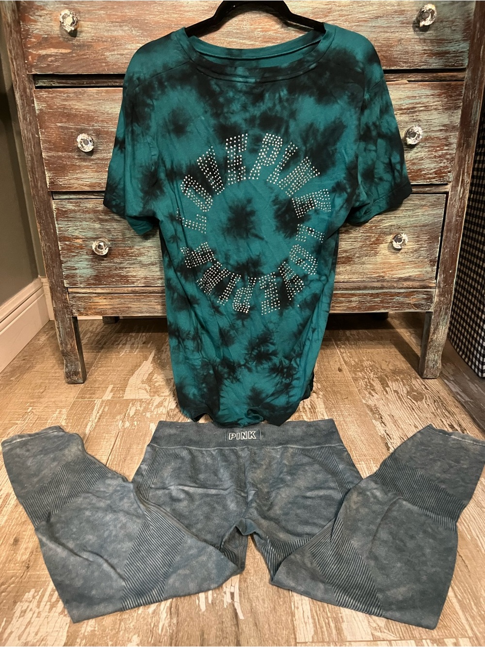 EUC💗VS PINK 2 PC (L)Seamless Teal Haze Legging&Oversize Bling Crew TieDye Tee!